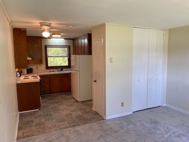 Photo - Cozy Studio Apartment - Unbeatable price and location!