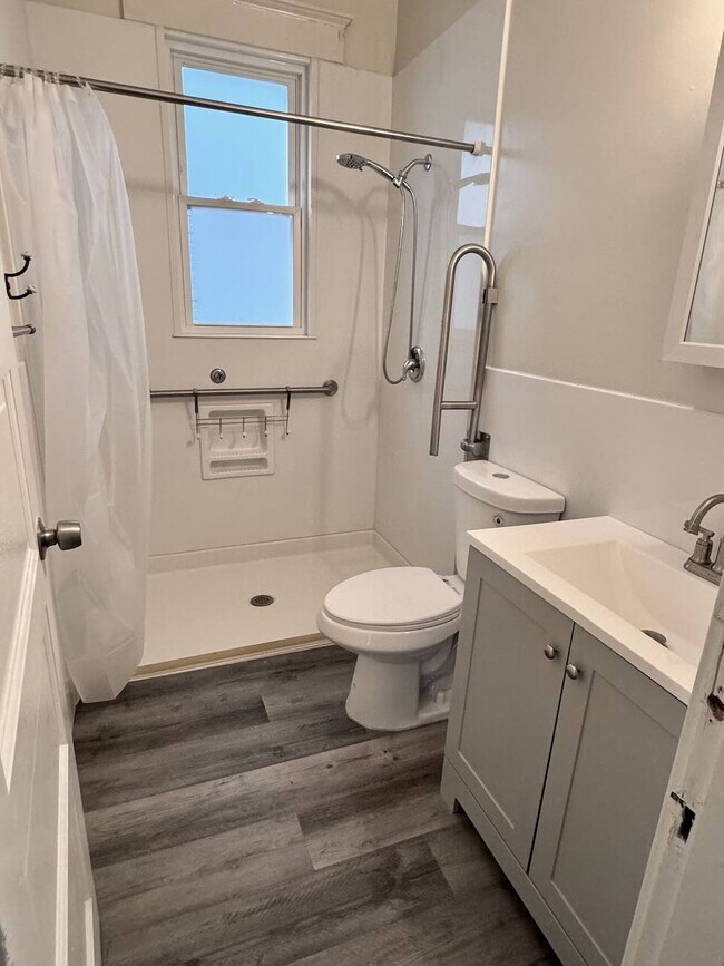 Photo - 2324 W Clifton Ave Unit 1