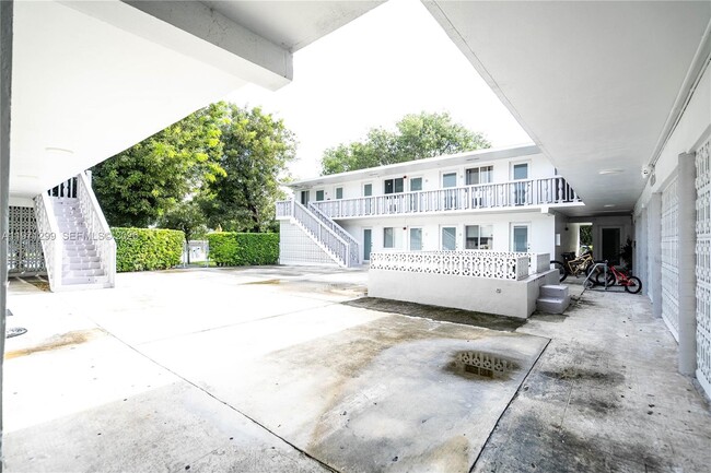 Photo - 6650 Miller Dr Unidad 12