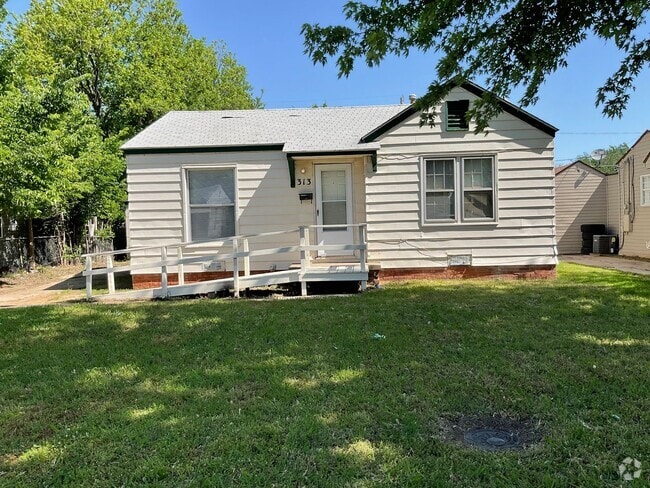 Building Photo - 3 bed, 1 bath, 1 car garage Rental