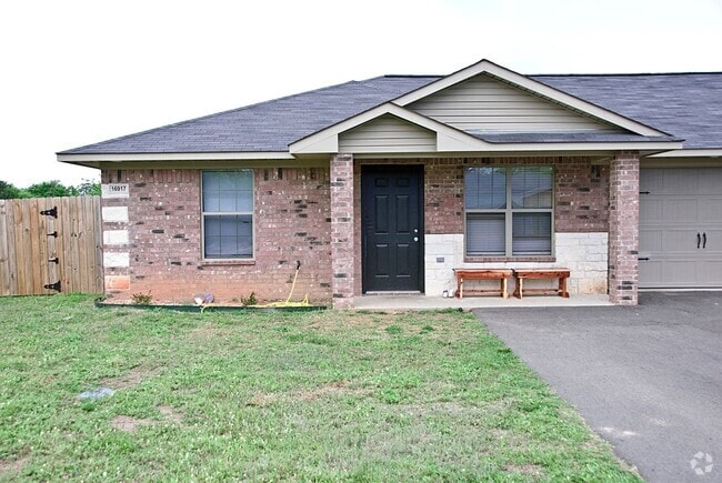 Building Photo - Coming Soon: 3 Bedroom Duplex for Rent in ... Unit 16992 Sentinel Ln Rental