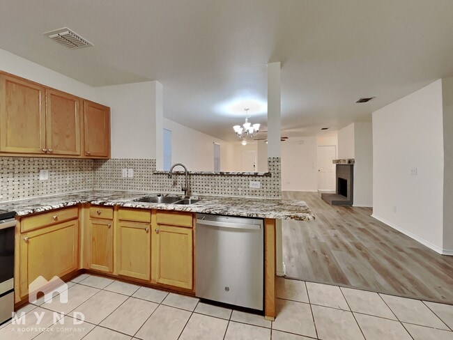 Photo - 16521 Woodside Dr