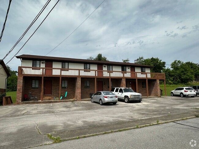 Building Photo - 2 bedroom, 1 bath, Townhome Kingsport, TN