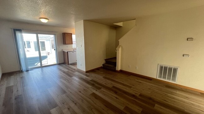 Photo - Bright & Convenient Townhouse Living!