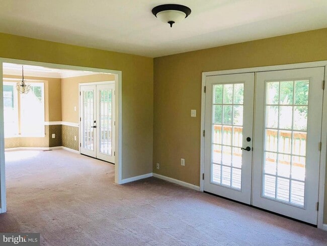 Building Photo - 31 Willowmere Ct