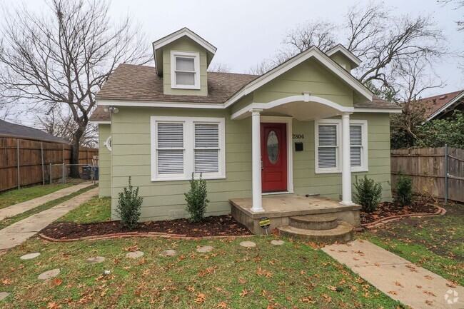 Building Photo - UPDATED & REMODELED 2 Bed 1 bath property ... Rental