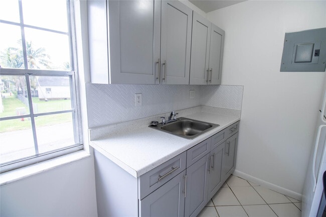 Photo - 1505 SW 2nd St Unidad 201