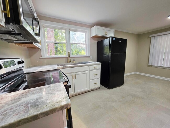 Photo - 104 Archdale Dr