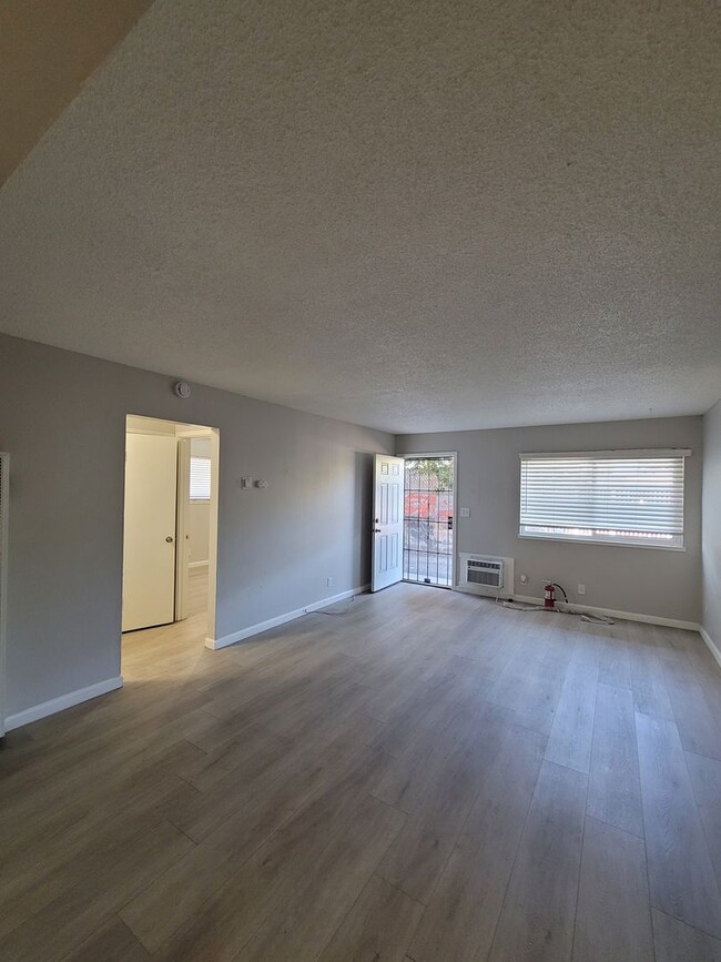 Photo - 1108 W 5th St Unidad #2