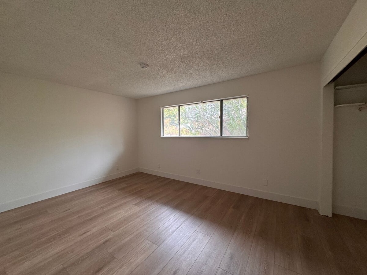 Photo - 7031-7033 Peachtree Ave Unidad 7033