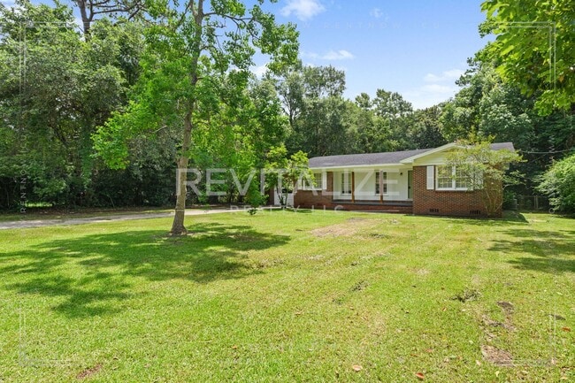 Photo - Beautifully Renovated 3-Bedroom Home with Garage & Spacious Yard in Mobile