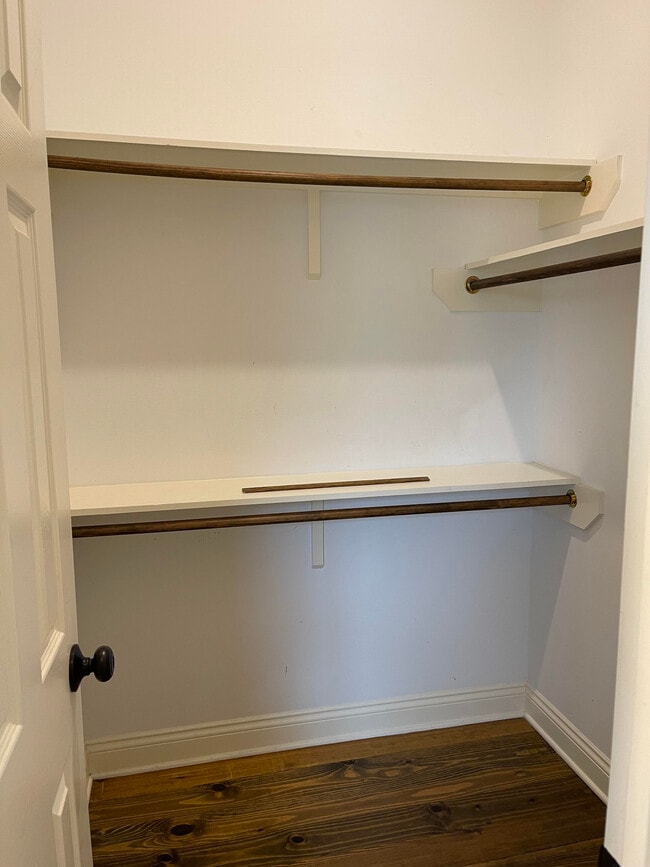 Armario 1 - 9970 Townhomes