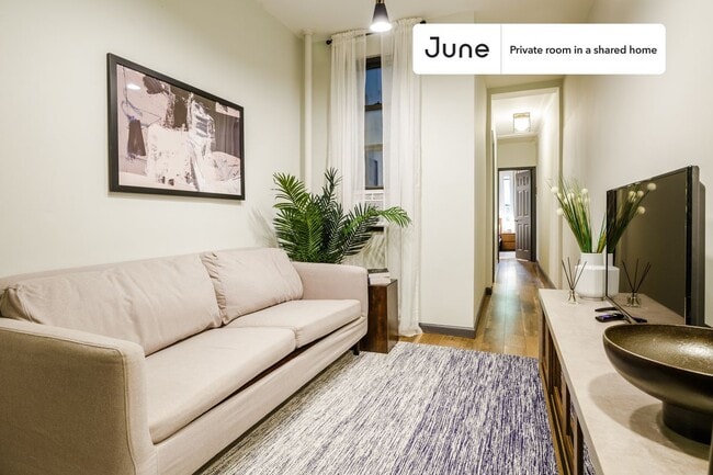 Room in Shared 3 bed/1 bath home in Hell's Kitchen