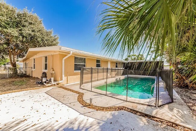 Photo - 6126 Nutmeg Ave