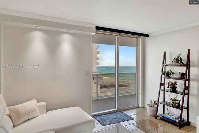 Photo - 2401 Collins Ave Unidad 1411
