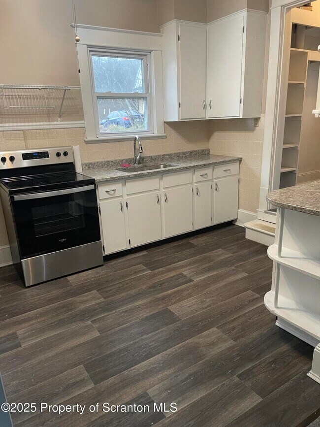 Photo - 1312 Main St