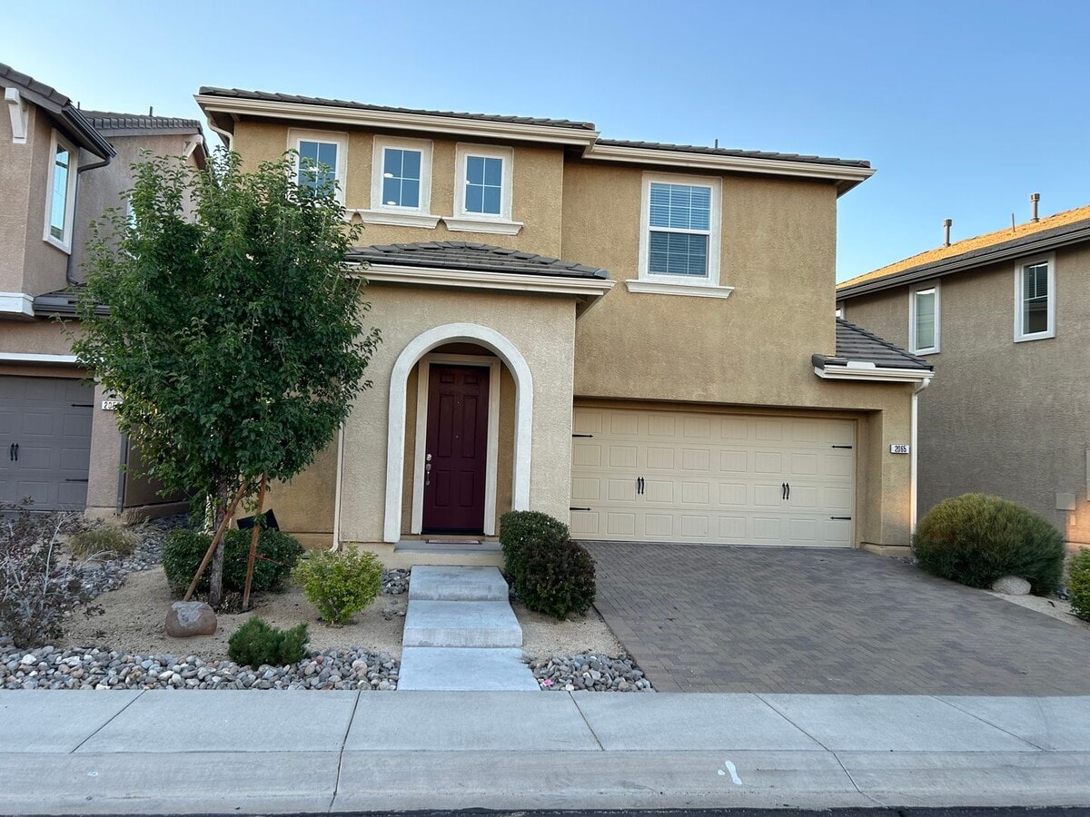Beautiful 2 story home in South Reno - Beautiful 2 story home in South Reno