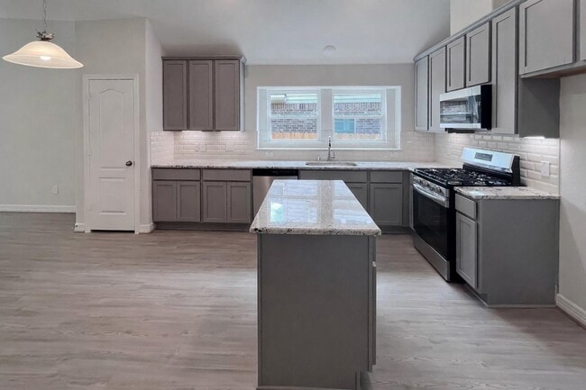 Photo - 15034 Baikal Teal Ter