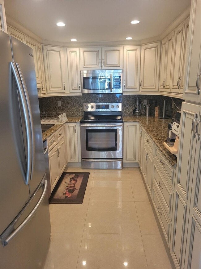 Building Photo - 2401 S Ocean Dr Unit 1108