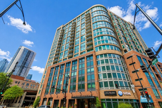 Building Photo - 600 N Kingsbury St Unit 1014