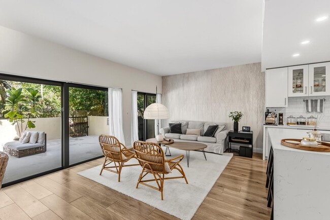 Building Photo - 2400 Brickell Ave Unit 103D