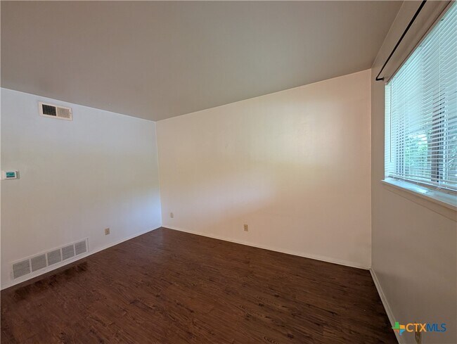 Photo - 165 Richter Ln