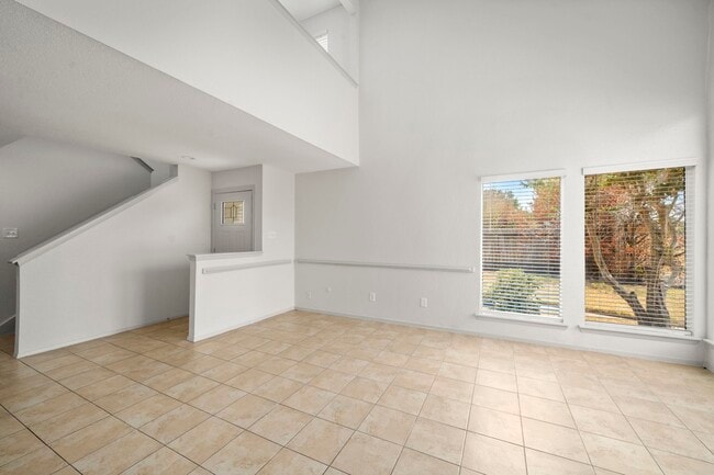 Photo - 7847 Green Lawn Dr Unidad True