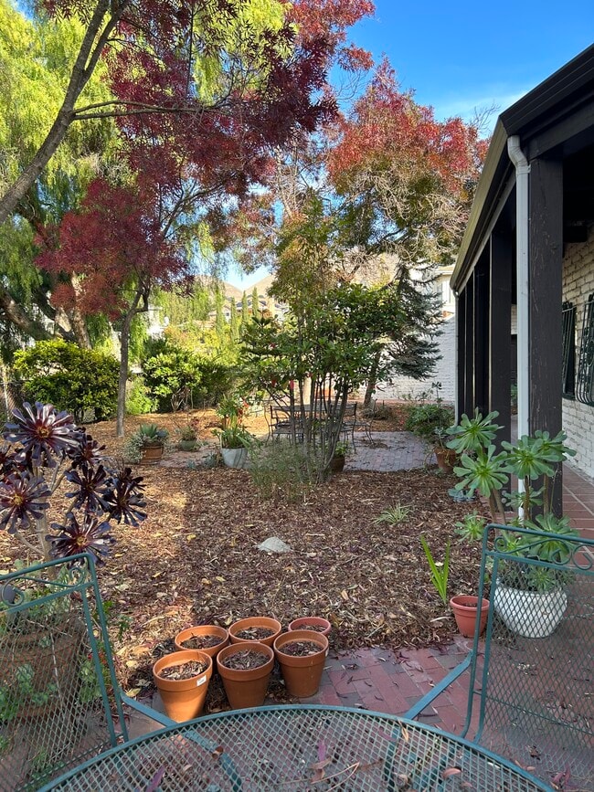 Building Photo - 505 Durham Rd