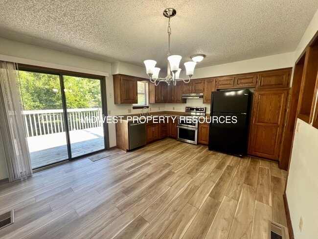 Photo - Freshly Updated 3 Bedroom Duplex