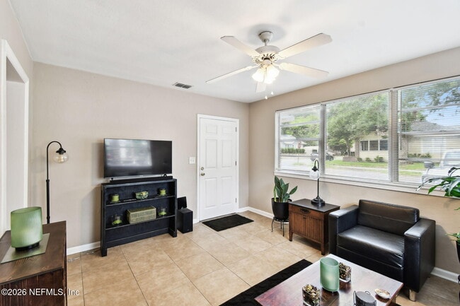 Photo - 828 Acosta St