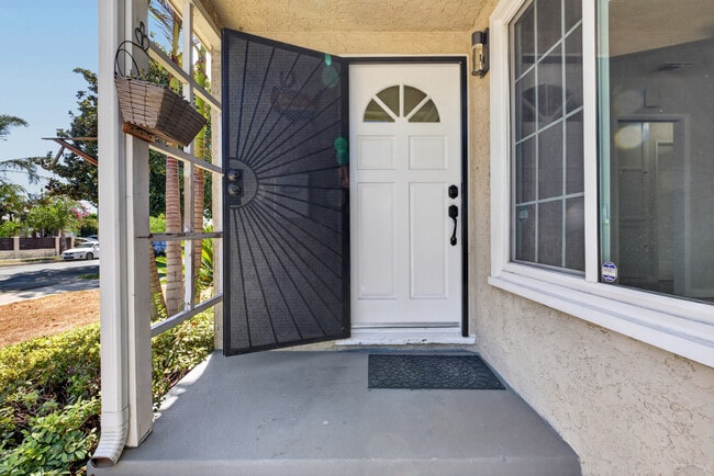Photo - 13569 Montague St