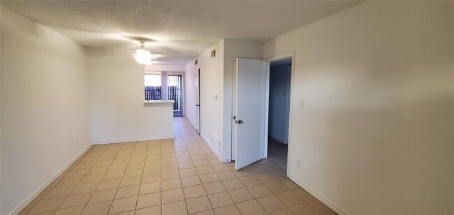 Photo - 1220 Shadowdale Dr Unit 20