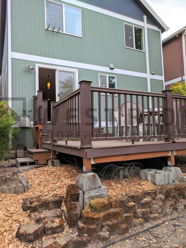 Photo - 519 SW 207th Ave