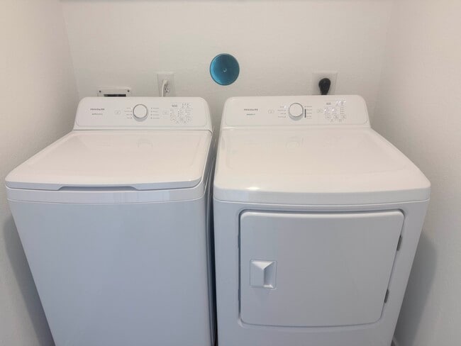 Building Photo - 21602 Cottonwood Mdws Trl