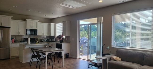 Photo - 2960 NW Covey Pl