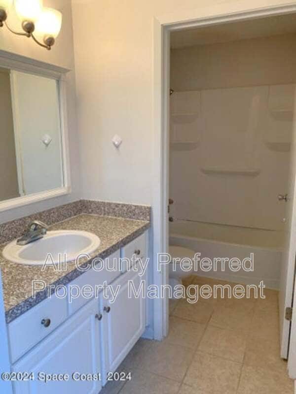 Photo - 3575 Sable Palm Ln Unidad C