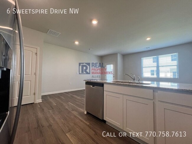 Photo - 6 Sweetspire Dr