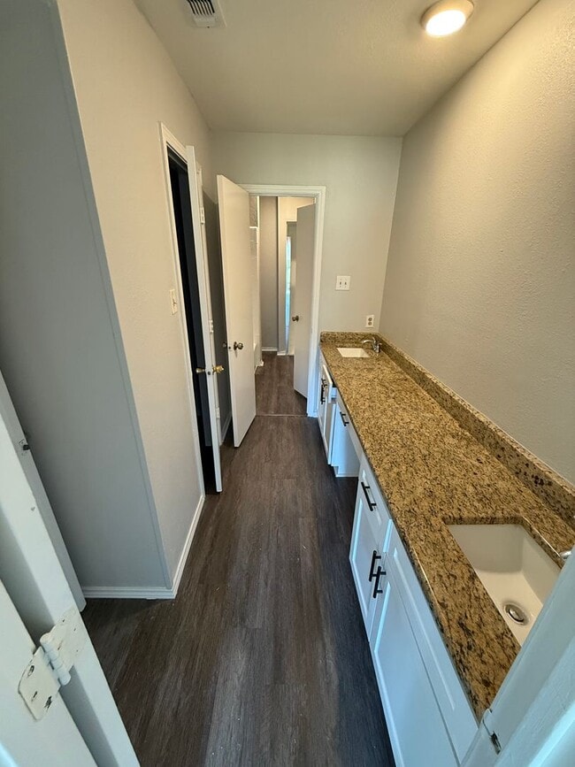 Photo - LEMONWOOD7412-14 Unit 7414