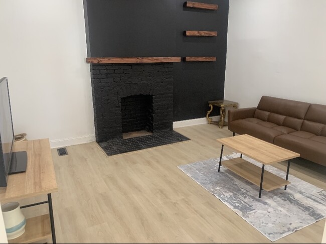 Photo - 1826 Commerce Ave