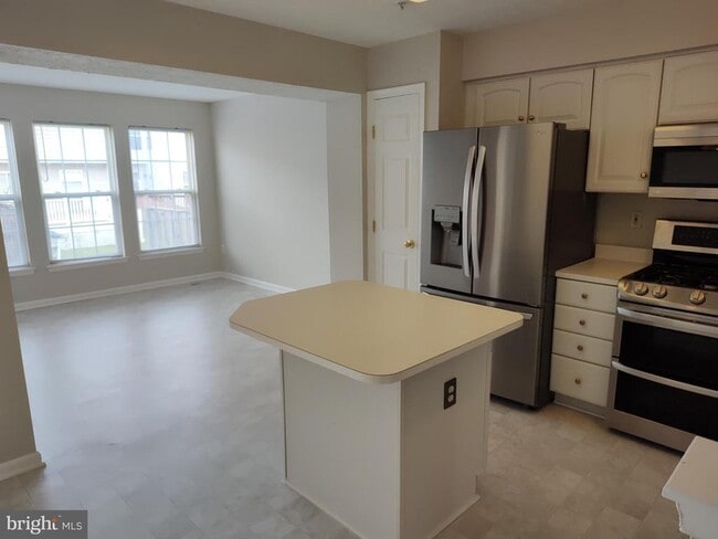 Photo - 5032 Finsbury Rd