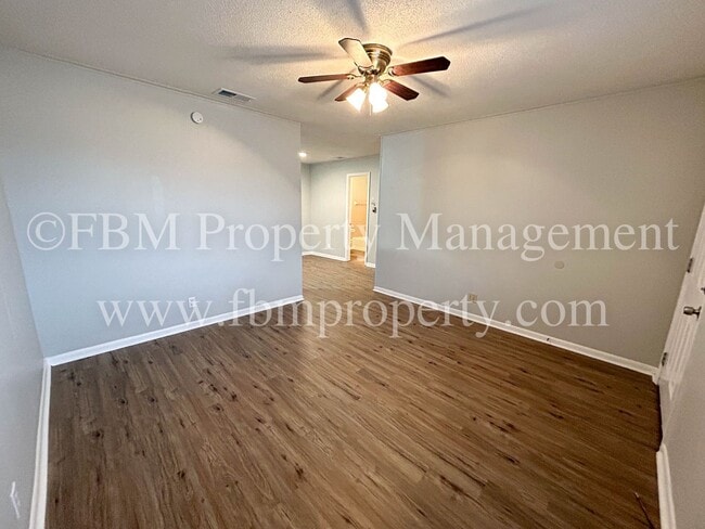 Photo - 330 W College St Unit 7