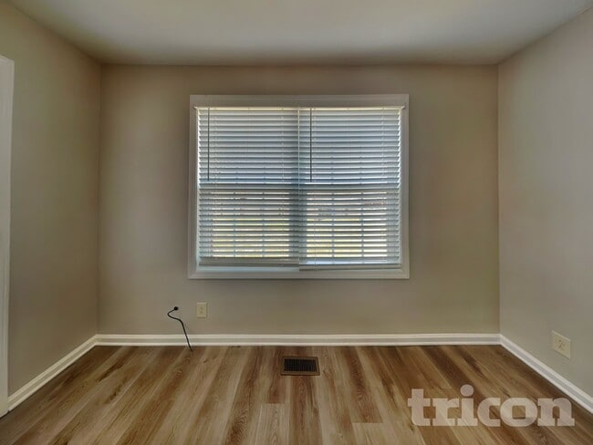 Photo - 1033 Dwight Eisenhower Way