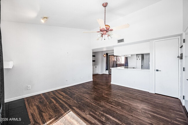 Photo - 5146 E Oak St Unit 204