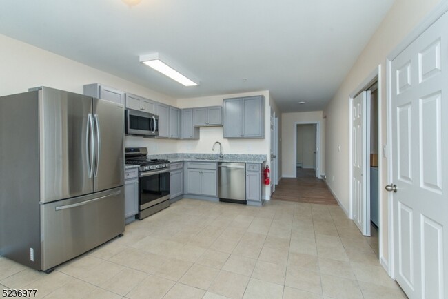 Building Photo - 55 Gingerbread Castle Rd Unit 2 Rental