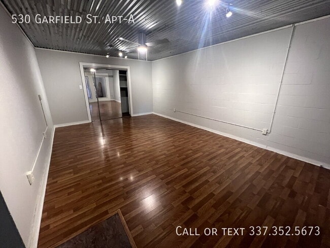 Building Photo - 530 Garfield St Unit -A