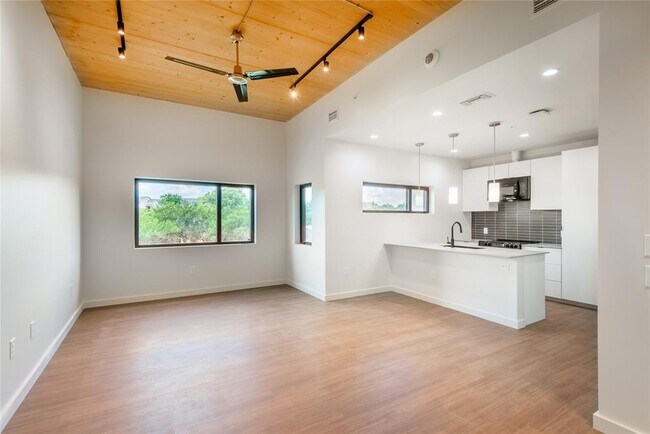 Photo - 3515 Webberville Rd Unidad Vista