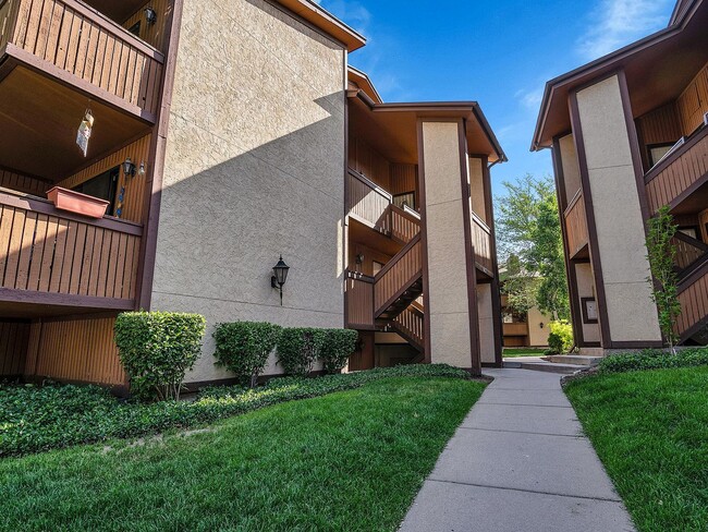 6858 S Countrywoods Cir Unit 4F