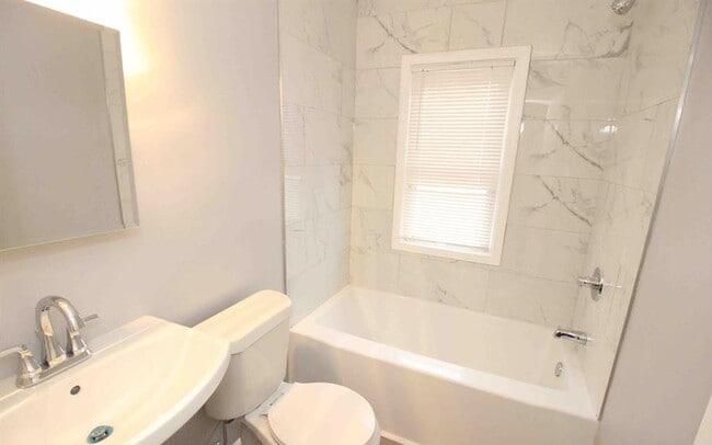 Photo - 19363 Rosemont Ave