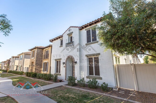Photo - 829 S Huish Dr