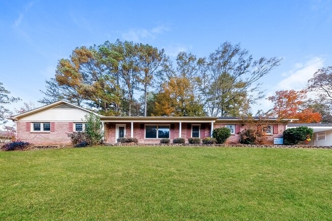 Photo - 704 Greystone St House